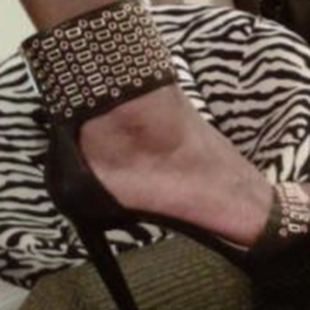 Meet your Posher, Ebony